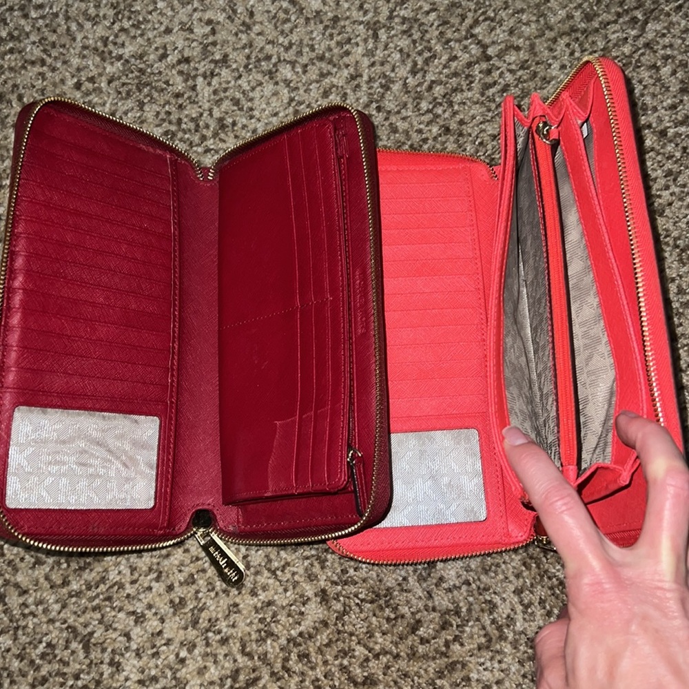 Michael Kors wallet CHOOSE ONE - Picture 2 of 2